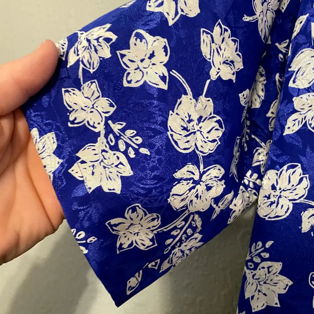 Victoria Secret Small Womens Vintage Pajama Top Floral Blue White Pearl Button
